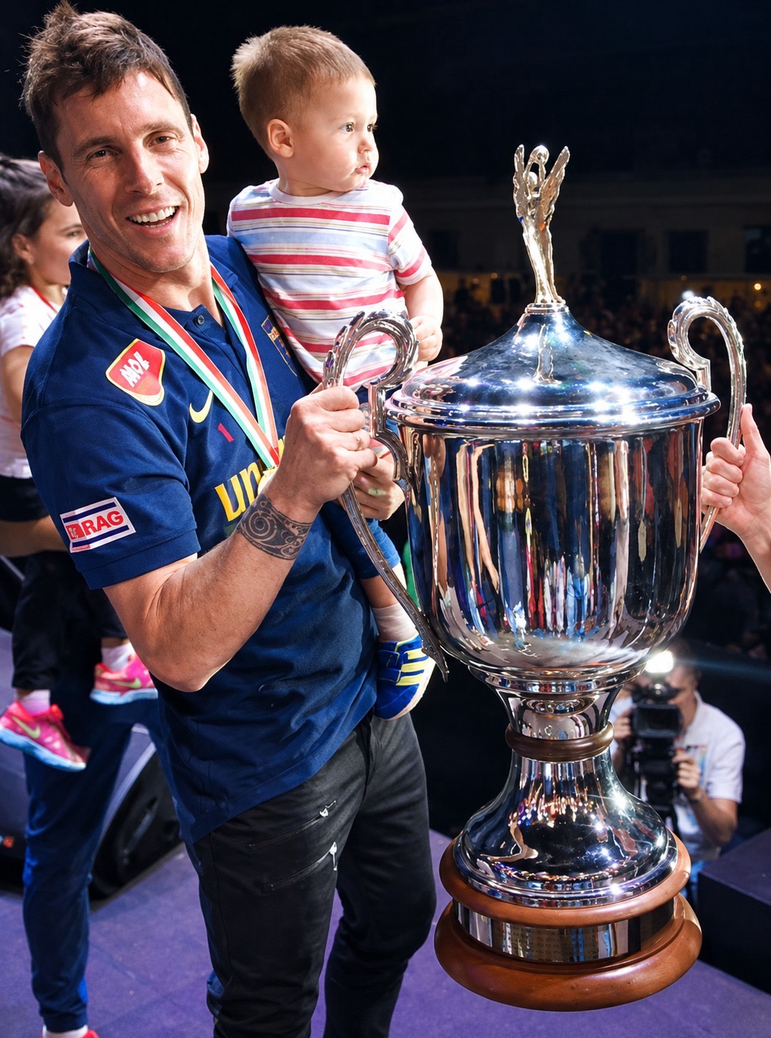 Juan Calatayud with the 2015 Hungarian league trophy