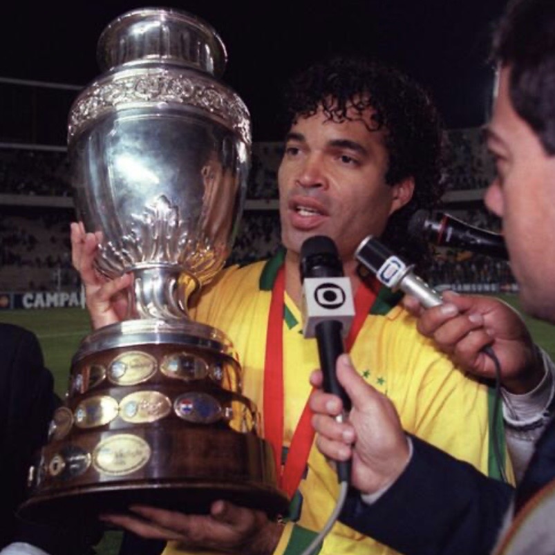Marcelo Gonçalves with the Copa América trophy in 1997